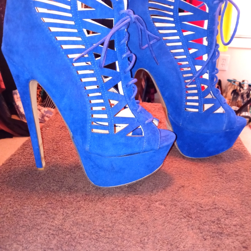 Beautiful royal blue heels